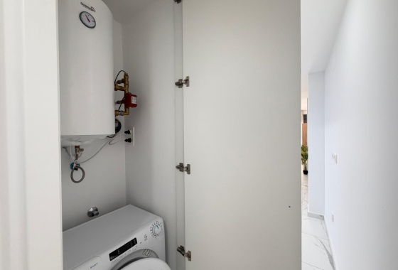 Resale - Apartment / flat - Torrevieja - Estacion De Autobuses