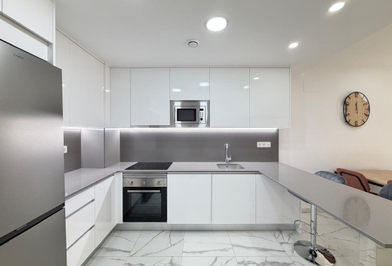 Resale - Apartment / flat - Torrevieja - Estacion De Autobuses