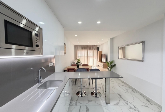 Resale - Apartment / flat - Torrevieja - Estacion De Autobuses