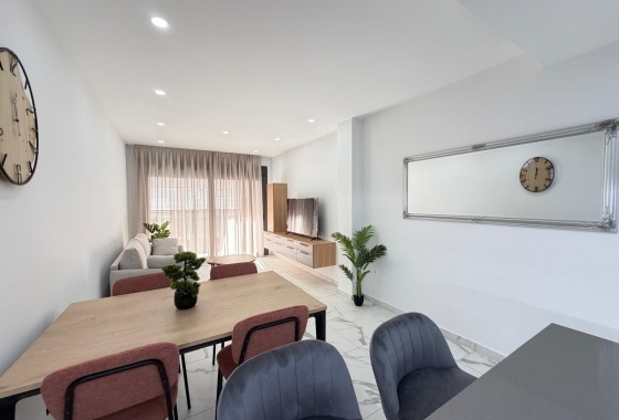Resale - Apartment / flat - Torrevieja - Estacion De Autobuses