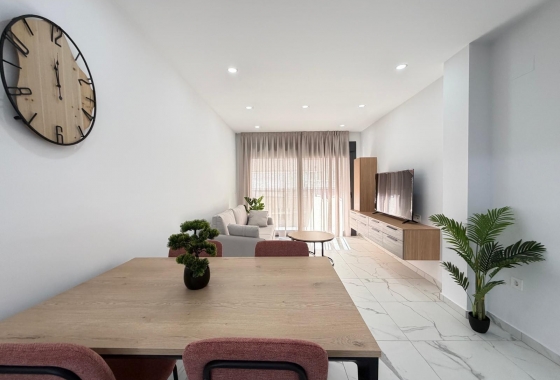 Resale - Apartment / flat - Torrevieja - Estacion De Autobuses