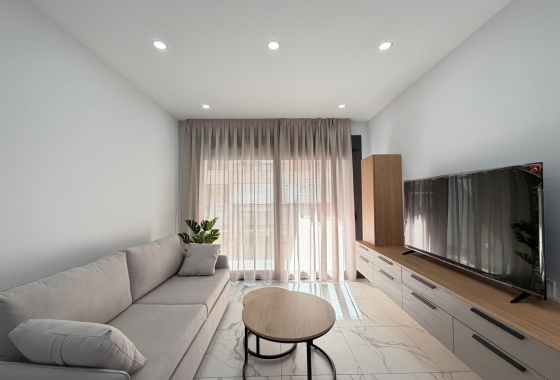 Resale - Apartment / flat - Torrevieja - Estacion De Autobuses