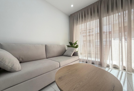 Resale - Apartment / flat - Torrevieja - Estacion De Autobuses