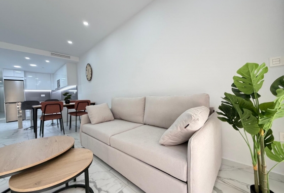 Resale - Apartment / flat - Torrevieja - Estacion De Autobuses