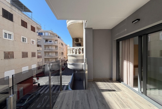 Resale - Apartment / flat - Torrevieja - Estacion De Autobuses