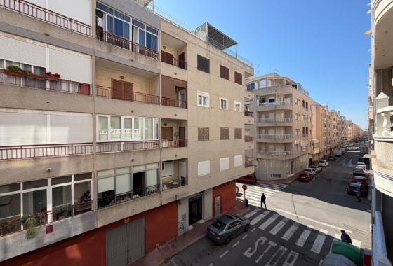 Resale - Apartment / flat - Torrevieja - Estacion De Autobuses