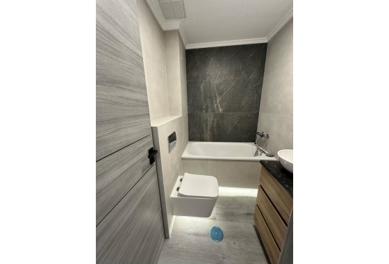 Resale - Apartment / flat - Torrevieja - Centro