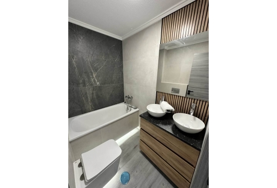 Resale - Apartment / flat - Torrevieja - Centro