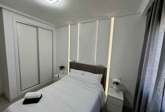 Resale - Apartment / flat - Torrevieja - Centro