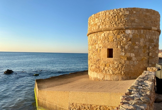 Reventa - Estudio - La Mata