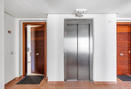 Resale - Apartment / flat - Orihuela - Las Colinas