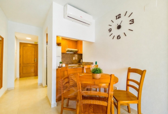 Resale - Apartment / flat - Torrevieja - Playa de los Locos