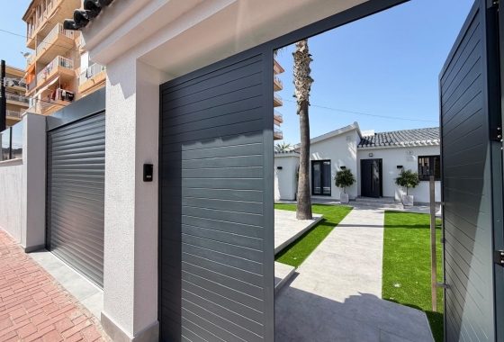 Resale - Villa - Torrevieja - Punta Prima
