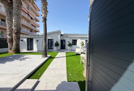 Resale - Villa - Torrevieja - Punta Prima