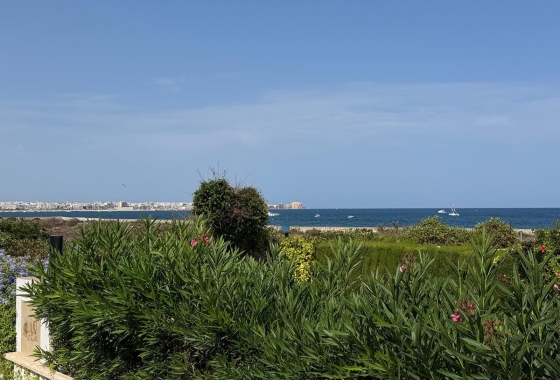 Resale - Villa - Torrevieja - Punta Prima