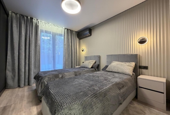 Resale - Villa - Torrevieja - Punta Prima