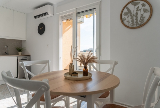 Resale - Apartment / flat - Torrevieja - Costa Blanca