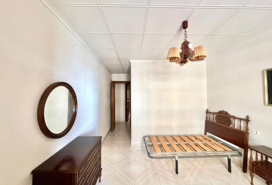 Resale - Apartment / flat - Torrevieja - Acequion