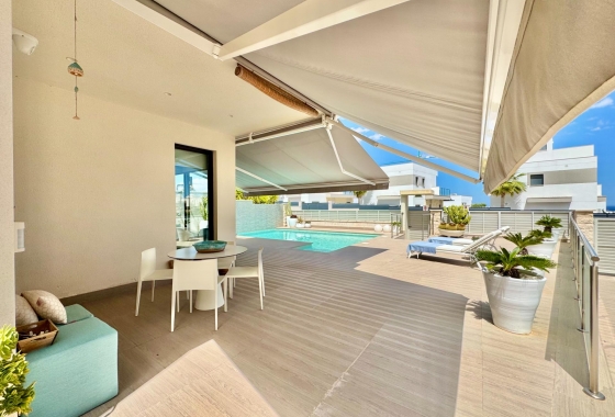 Resale - Villa - San Miguel de Salinas - Bellavista