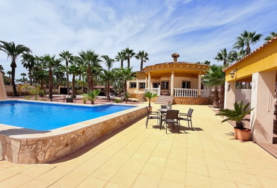 Resale - Villa - Catral - Costa Blanca