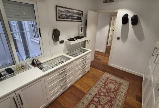 Resale - Apartment / flat - Torrevieja - Costa Blanca