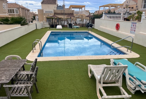 Resale - Townhouse - San Miguel de Salinas - Las Filipinas