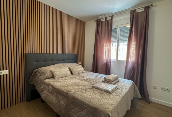 Resale - Townhouse - San Miguel de Salinas - Las Filipinas