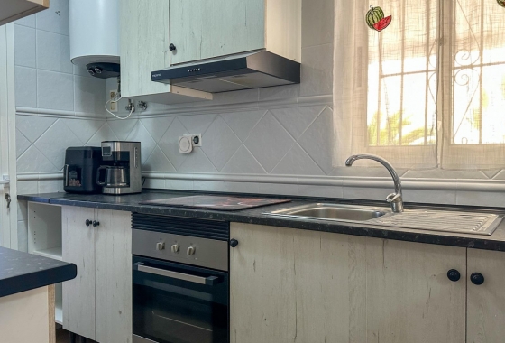 Resale - Townhouse - San Miguel de Salinas - Las Filipinas