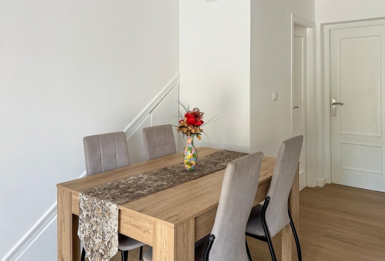 Resale - Townhouse - San Miguel de Salinas - Las Filipinas