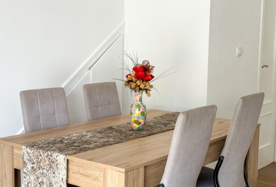 Resale - Townhouse - San Miguel de Salinas - Las Filipinas