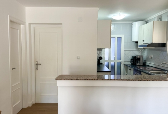 Resale - Townhouse - San Miguel de Salinas - Las Filipinas