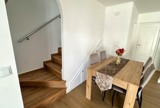 Resale - Townhouse - San Miguel de Salinas - Las Filipinas