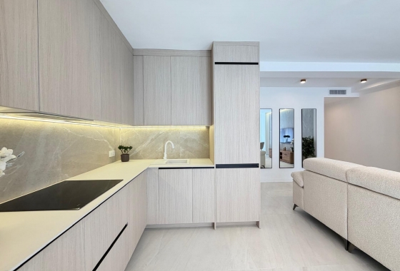 Resale - Apartment / flat - Torrevieja - Playa del Cura