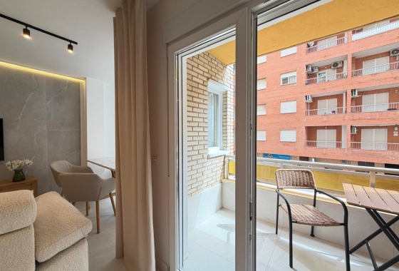 Resale - Apartment / flat - Torrevieja - Playa del Cura