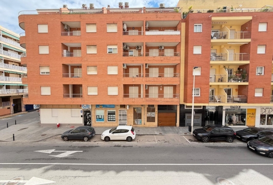 Resale - Apartment / flat - Torrevieja - Playa del Cura