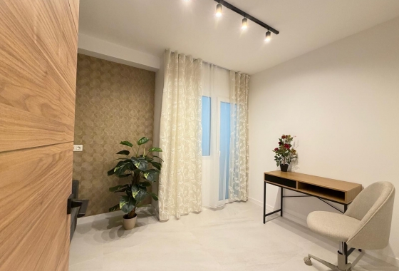 Resale - Apartment / flat - Torrevieja - Playa del Cura