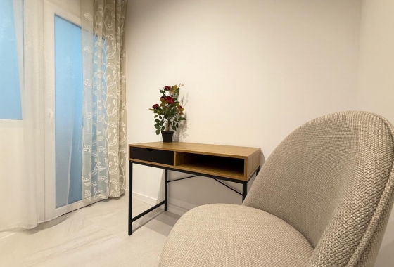 Resale - Apartment / flat - Torrevieja - Playa del Cura