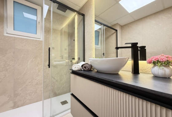 Resale - Apartment / flat - Torrevieja - Playa del Cura