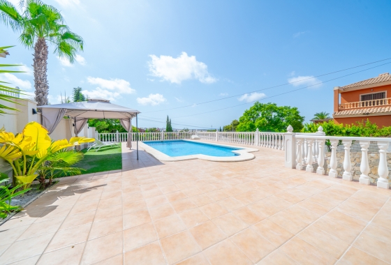 Resale - Villa - Torrevieja - Los Balcones