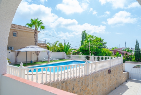 Resale - Villa - Torrevieja - Los Balcones