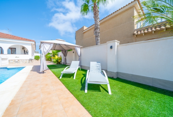 Resale - Villa - Torrevieja - Los Balcones