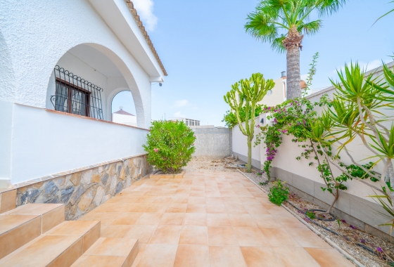 Resale - Villa - Torrevieja - Los Balcones