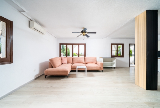 Resale - Villa - Torrevieja - Los Balcones