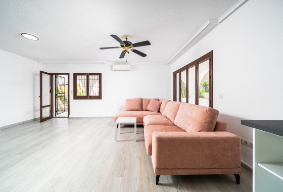 Resale - Villa - Torrevieja - Los Balcones