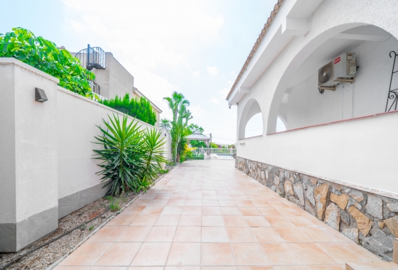 Resale - Villa - Torrevieja - Los Balcones