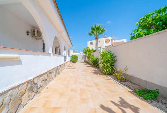 Resale - Villa - Torrevieja - Los Balcones