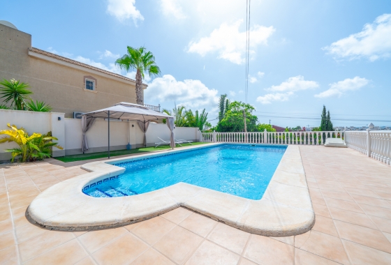 Resale - Villa - Torrevieja - Los Balcones