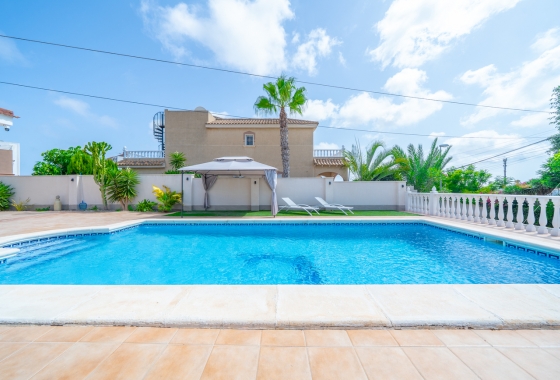 Resale - Villa - Torrevieja - Los Balcones