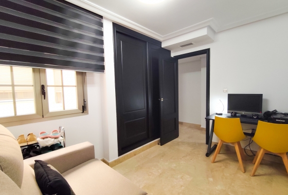 Resale - Apartment / flat - Torrevieja - Costa Blanca