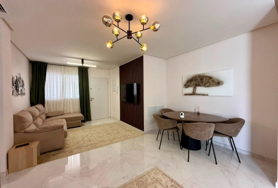 Resale - Apartment / flat - Torrevieja - aguas nuevas